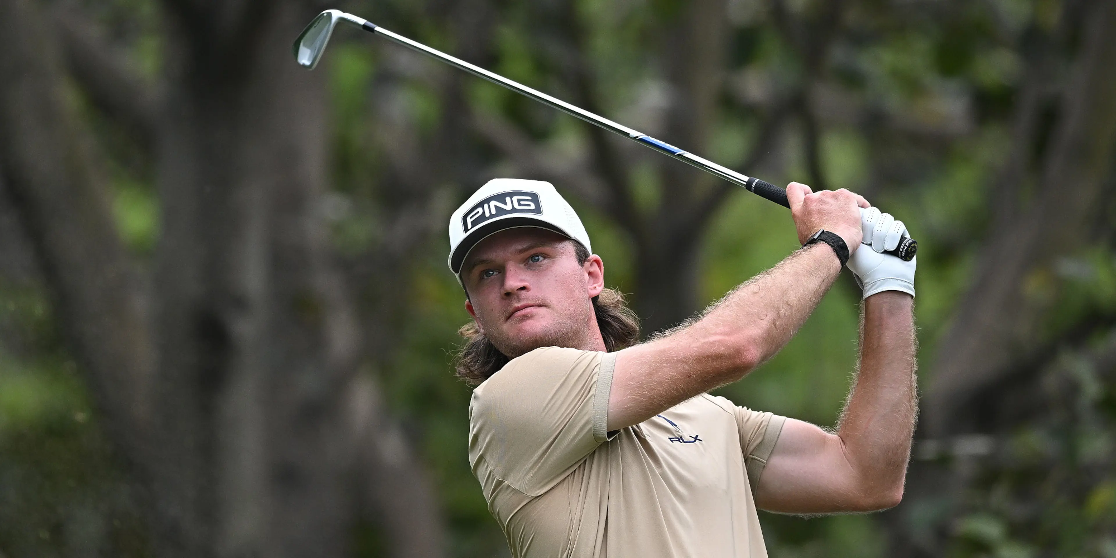 Schott leads in India as defending champion Chacarra lurks