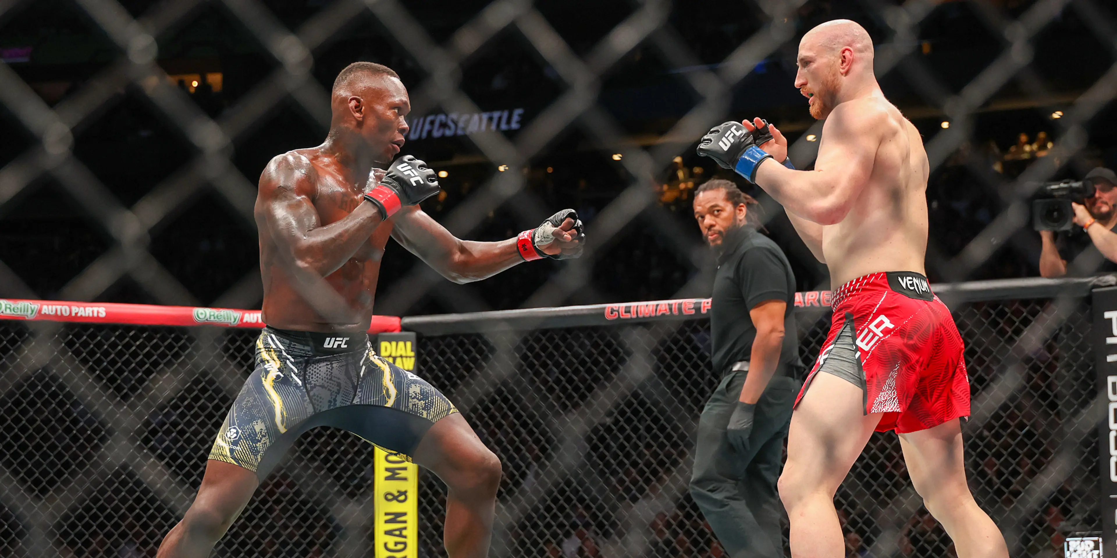 Pyfer demolishes Adesanya at UFC Fight Night