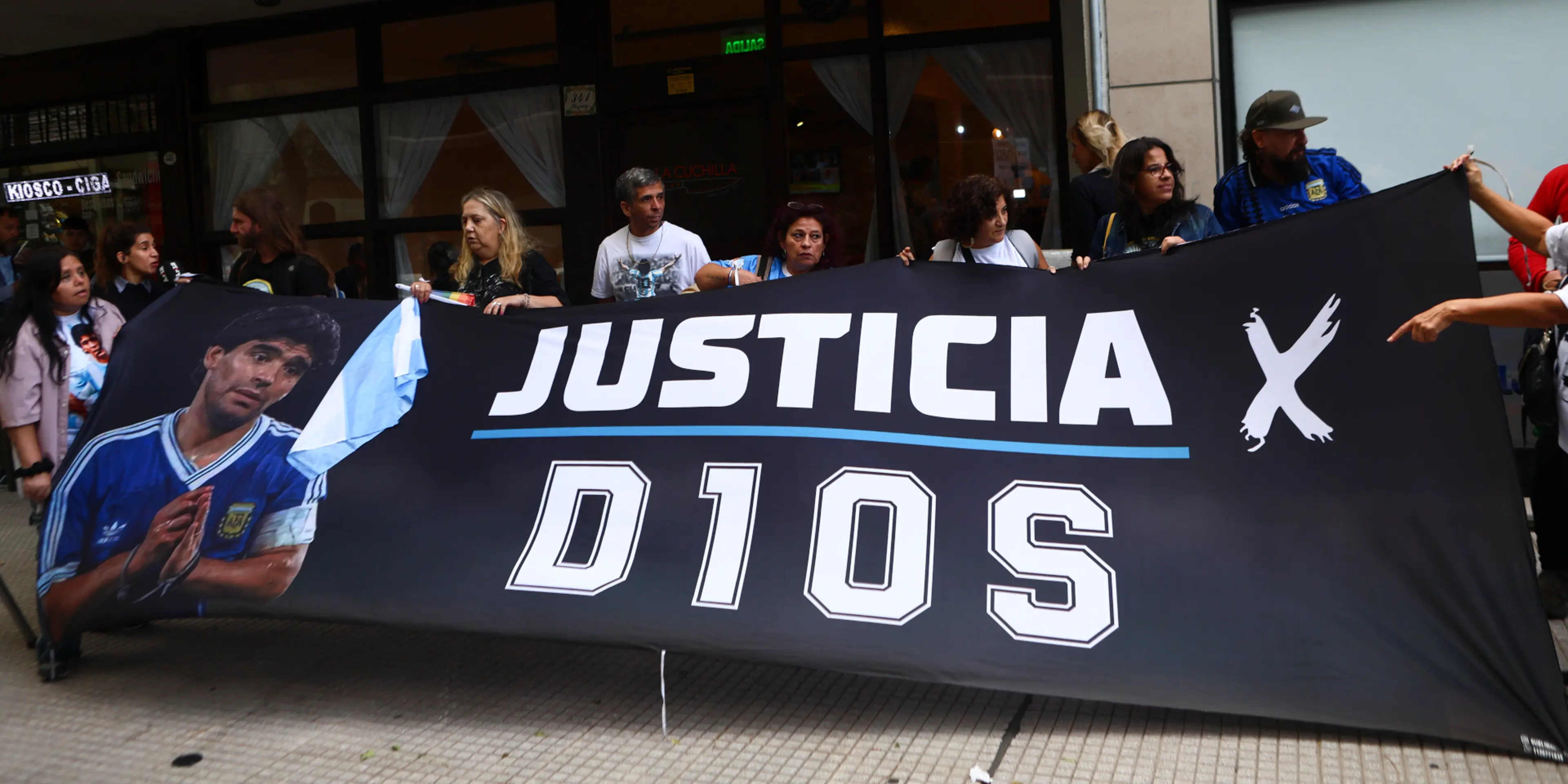 Maradona's daughter slams 'manipulation' of family by his doctors