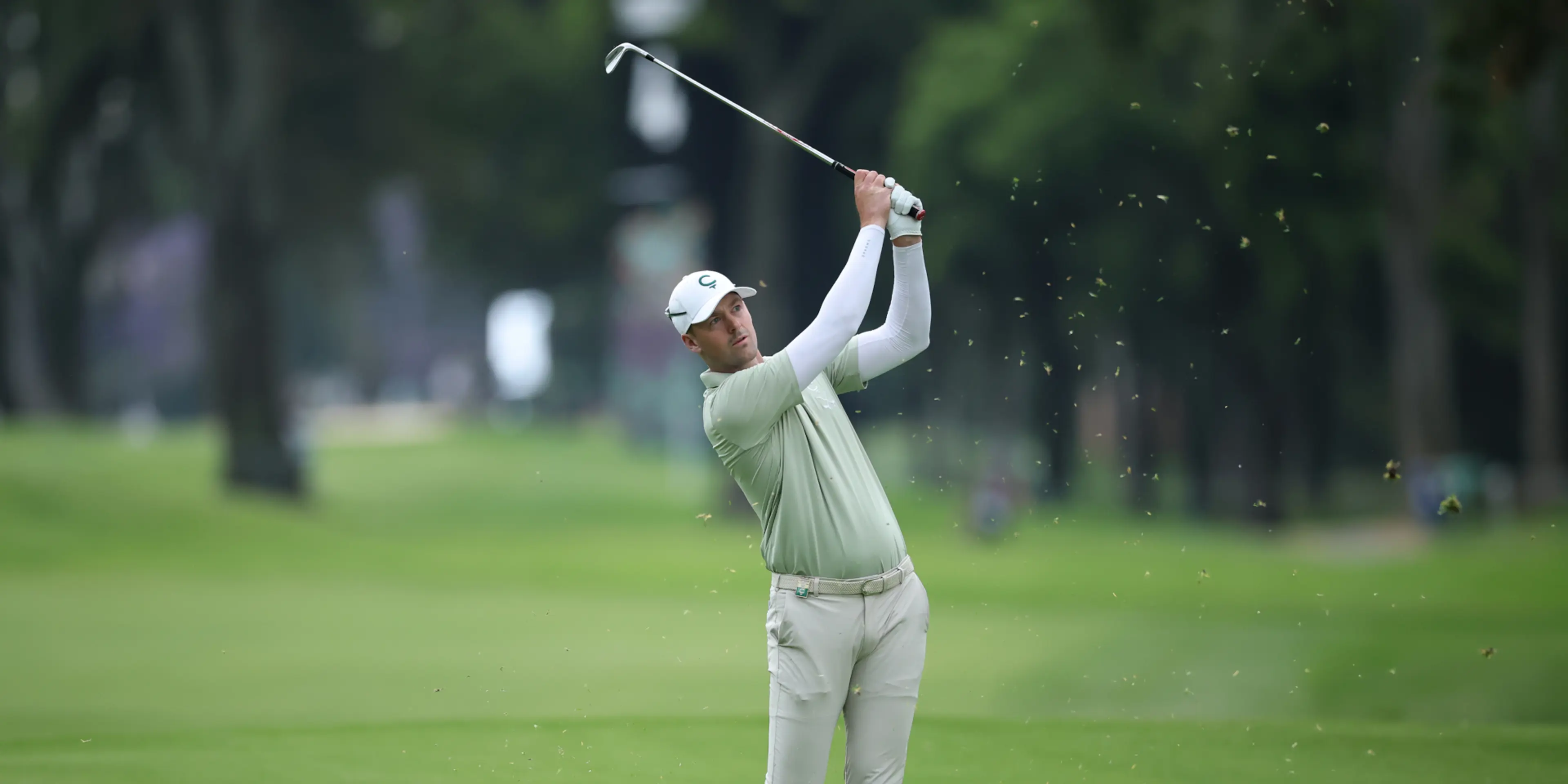 Perez fires 9-under 62 to lead LIV Golf Mexico City