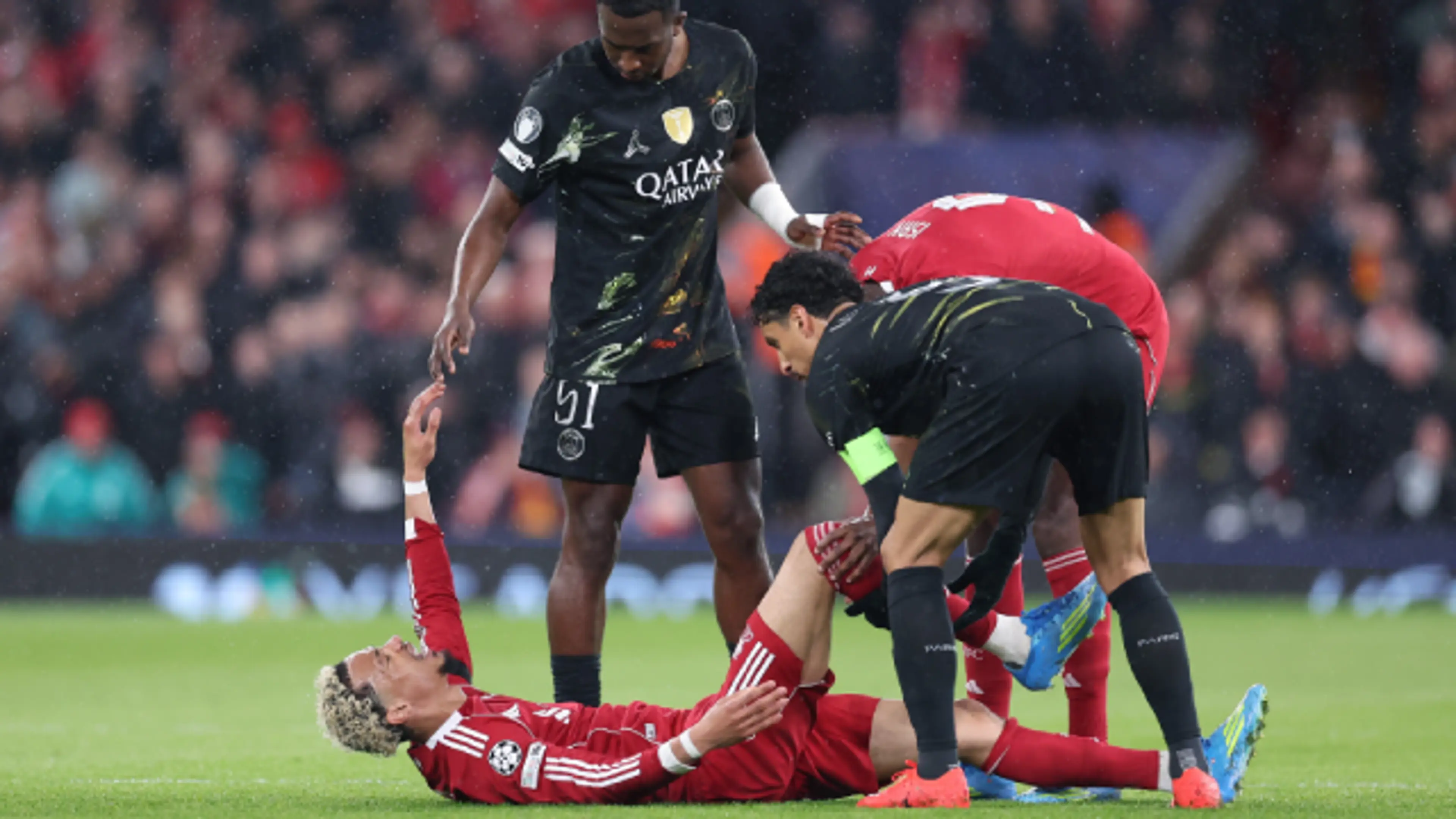 What happened to Hugo Ekitike? | Liverpool v PSG