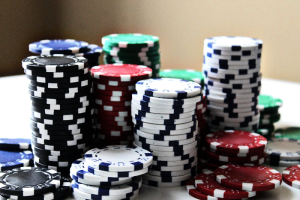 Earn money while playing poker game
