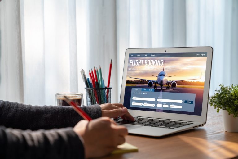 How to Book Flight Tickets Like a Pro and Save Big